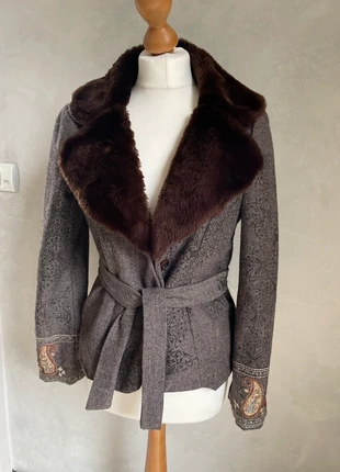 manteau col fourrure avec ceinture et broderie motif fleurs, brand: René Derhy, condition: Very good, size: S / 36 / 8, €13.00, €14.35 includes Buyer Protection