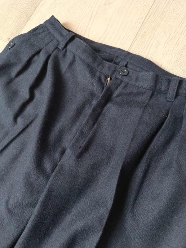 Pantalon habillé bleu marine à pinces – T. 38/M - photo numéro 2