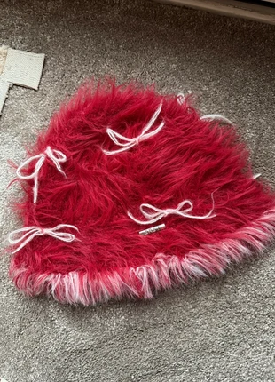 Red Furry Y2K Beanie with Bow Details, brand: Eret, condition: Very good, size: M, £15.00, £16.45 includes Buyer Protection