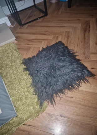 Fluffy cushion, condition: Very good, size: Other, £2.00, £2.80 includes Buyer Protection