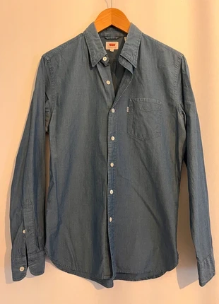 Chemise Levi’s en jean bleu – manches longues – taille S, marque: Levi's, état: Très bon état, taille: S, 5,00 €, 5,95 € Protection acheteurs incluse