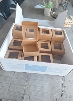 23 boîtes cartonnés, état: Neuf sans étiquette, 8,00 €, 9,10 € Protection acheteurs incluse