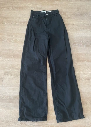 Schwarze Jeans Größe 34 // Black jeans size 34, marque: Bershka, état: Très bon état, taille: XS / 34 / 6, 5,00 €, 5,95 € Protection acheteurs incluse