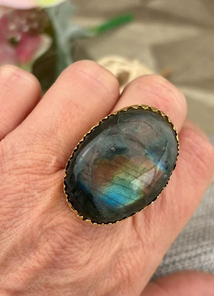 Superbe bague cabochon labradorite . Ciselée ‘ bel effet, état: Très bon état, taille: Ajustable, 22,00 €, 23,80 € Protection acheteurs (Pro) incluse