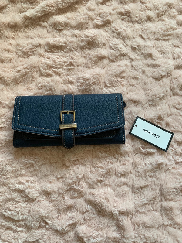 Dark blue gold purse from Nine West Vinted