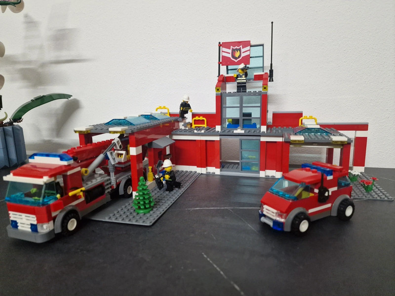 Lego City 7945 - Stazione dei Pompieri