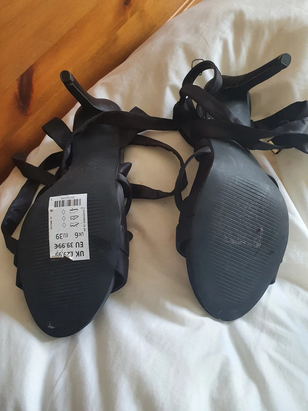 Size 2 2025 strappy sandals