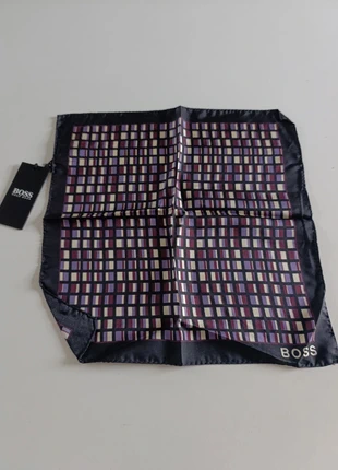 Pañuelo Boss 100% seda, marque: Boss, état: Neuf avec étiquette, 19,00 €, 20,65 € Protection acheteurs incluse