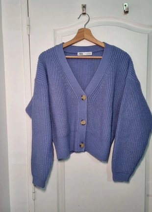 Veste en maille Lila boutonné zara taille S , marke: Zara, zustand: Neu, größe: S / 36 / 8, 11,99 €, 13,29 € inklusive Vinted-Käuferschutz