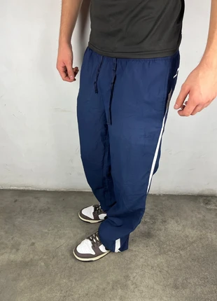 Fila Navy Blue Track Pants White Stripes 2000s Talla M Vintage Sporty Fit Y2K Streetwear, marca: FILA, estado: Muy bueno, tamaño: M, 19,95 €, 21,65 € Protección al comprador incluida