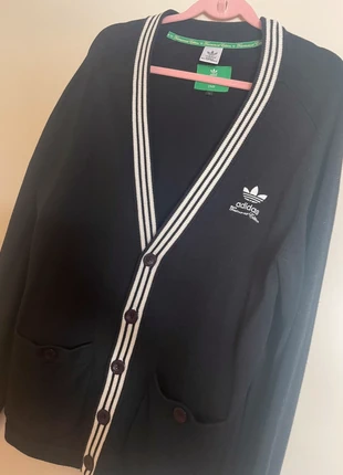 Adidas tournament edition 1949 cardigan, merk: adidas, staat: Heel goed, maat: M, € 50,00, € 53,20 inclusief Kopersbescherming