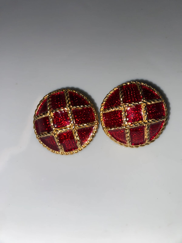 Vintage goldtone metal round dome chunky pierced earrings red enamel 1