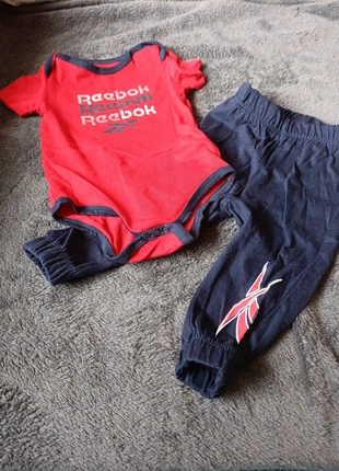 Ensemble reebok, marque: Reebok, état: Neuf sans étiquette, taille: 6-9 mois / 68 cm, 3,00 €, 3,85 € Protection acheteurs incluse