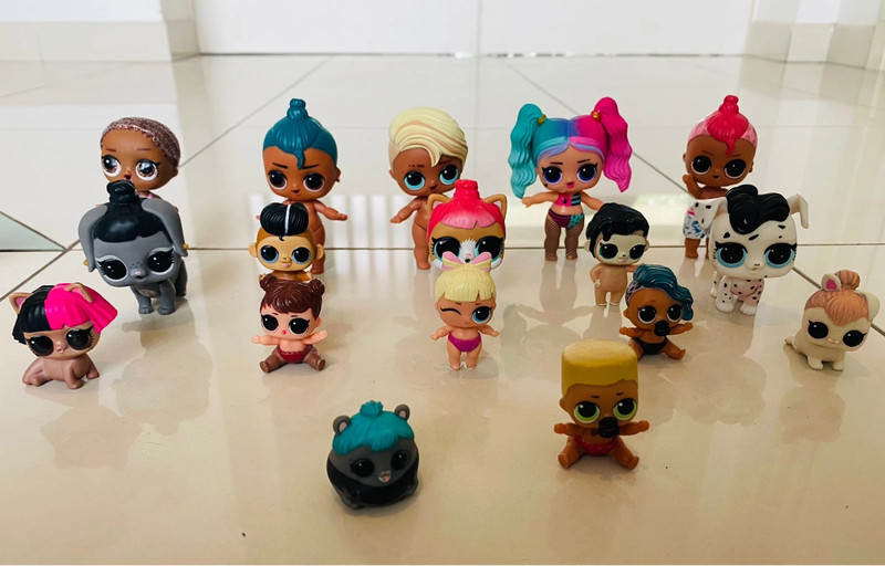 Lot de 18 poupees lol Vinted