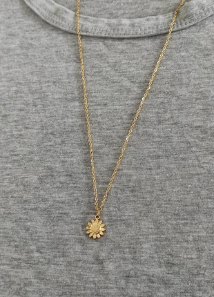 Collier minimaliste doré avec pendentif tournesol, chaîne et pendentif en acier inoxydable, condition: Very good, €11.00, €12.25 includes Buyer Protection