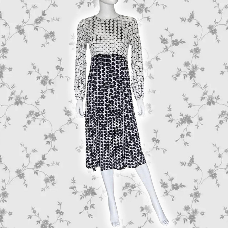 & other stories patterned midi dress 2