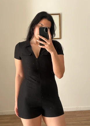 🖤 Fitted black zip romper size L / Combishort noire moulante zippée taille L, marke: ASOS Design, zustand: Gut, größe: L / 40 / 12, 13,00 €, 14,35 € inklusive Vinted-Käuferschutz