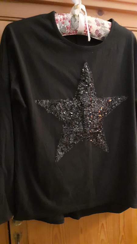 Tee shirt noir avec étoile pailletée Best moutain 1