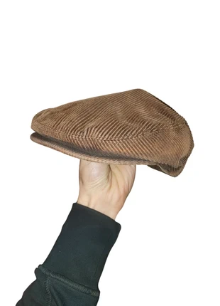 Casquette plate vintage marron velours côtelé doublée made in Europe, merk: R2 Amsterdam, staat: Heel goed, maat: Universele maat, € 9,00, € 10,15 inclusief Kopersbescherming
