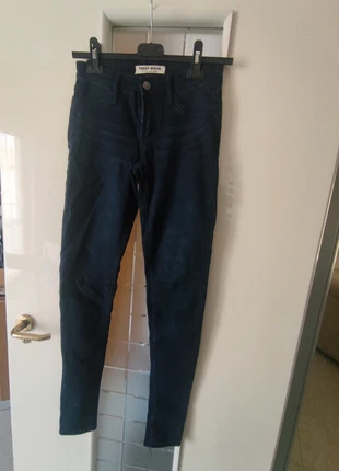 Pantalone skinny, marque: Tally Weijl, état: Très bon état, taille: XS / 34 / 6, 4,00 €, 4,90 € Protection acheteurs incluse