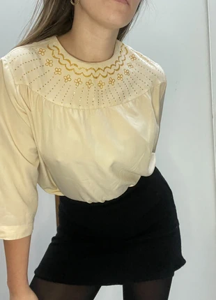 Beautiful cream vintage blouse, marca: Vintage, estado: Muy bueno, tamaño: M / 38 / 10, 5,00 €, 5,95 € Protección al comprador incluida
