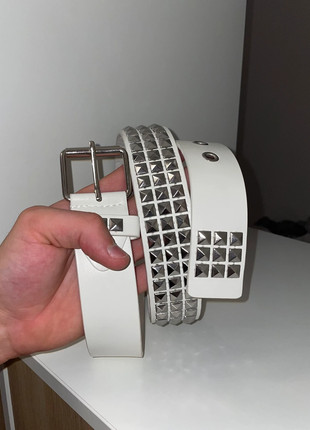 Ceinture blanche cloutée punk rock goth opium emo vintage 2000s Y2K grunge, marke: y2k, zustand: Sehr gut, größe: 115, 17,90 €, 19,50 € beinhaltet Vinted-Käuferschutz Pro