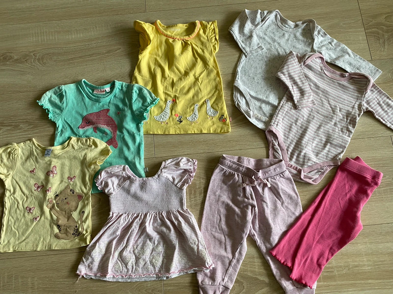 Set Gr. 80/86 Tshirts Kleid Bodys Leggings 1