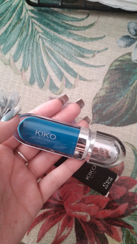 Matte liquid lip colour blue Kiko