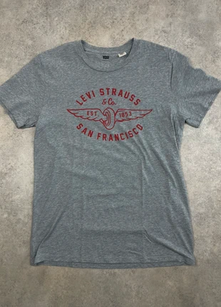 T shirt Levi’s gris - Taille L, marque: Levi's, état: Très bon état, taille: L, 7,90 €, 9,00 € Protection acheteurs incluse