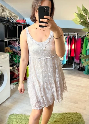 Robe d’ete blanche en dentelle signé Molly bracken taille M (coton/polyester), marque: Molly Bracken, état: Très bon état, taille: M / 38 / 10, 5,00 €, 5,95 € Protection acheteurs (Pro) incluse