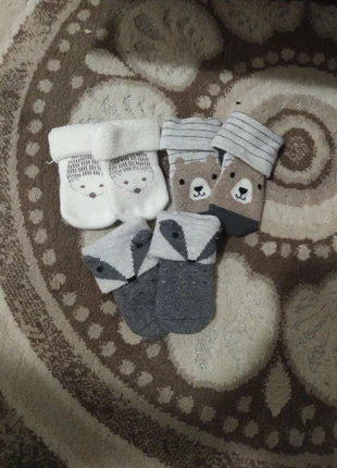 Calzini felpati , marca: H&M, estado: Nuevo sin etiquetas, tamaño: 3-6 meses / 62 cm, 3,00 €, 3,85 € Protección al comprador incluida