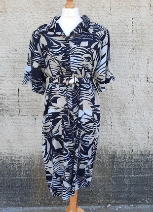 Vestito vintage stampa floreale con cintura 🌿, brand: Vintage, condizioni: Ottime, taglia: 5XL / IT 54 / EU 50, €25.00, €26.95 include la Protezione acquisti