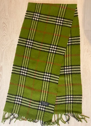 Exclusive Echarpe Burberry Vintage Lambswool 90s, merk: Burberry, staat: Heel goed, € 35,00, € 37,45 inclusief Kopersbescherming