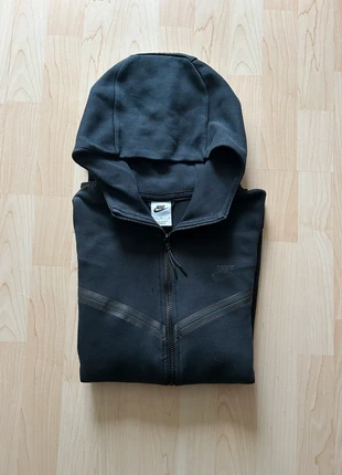 Gilet zip Nike tech / Taille M / Bon état, brand: Nike, condition: Good, size: M, €24.99, €26.94 includes Buyer Protection