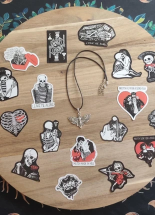 Collier gothique et stickers, brand: gothique, condition: Very good, €5.99, €6.99 includes Buyer Protection Pro