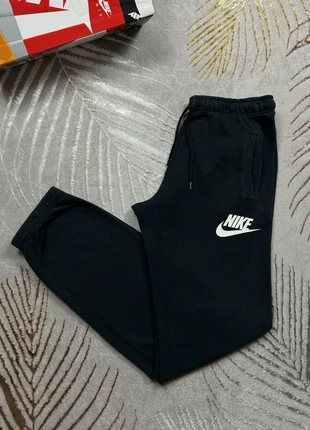 Jogging Nike noir logo imprimer Nike blanc, brand: Nike, condition: Very good, size: S, €28.00, €30.10 includes Buyer Protection Pro