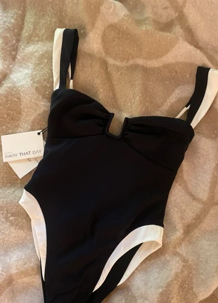 NWT Maillot de bain Away That Day, marke: Away That Day, zustand: Neu, mit Etikett, größe: S / 36 / 8, 230,00 €, 242,20 € inklusive Vinted-Käuferschutz