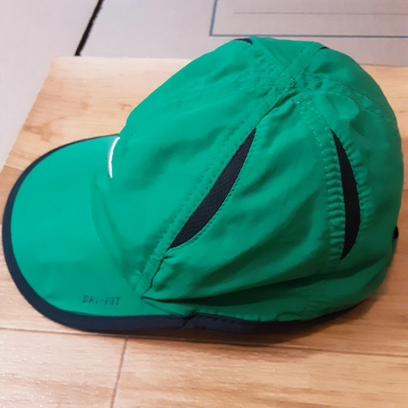 Nike Green and black unisex cap size 4-7 kid size 2