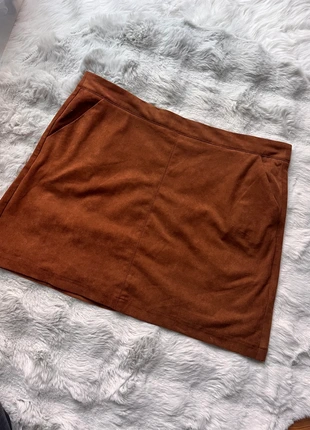 Jupe en daim marron taille 44 neuve, marca: Daim, estado: Nuevo sin etiquetas, tamaño: XXL / 44 / 16, 10,00 €, 11,20 € Protección al comprador incluida