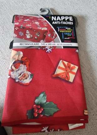 Nappe anti-tâche rectangulaire 145 x 240 8 à 10 couverts motif Noël, brand: sans marque, condizioni: Ottime, €15.00, €16.45 include la Protezione acquisti Pro