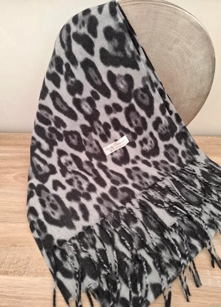 Écharpe leopard gris/noir, marke: Boutique Parisienne, zustand: Neu, 12,00 €, 13,30 € inklusive Vinted-Käuferschutz