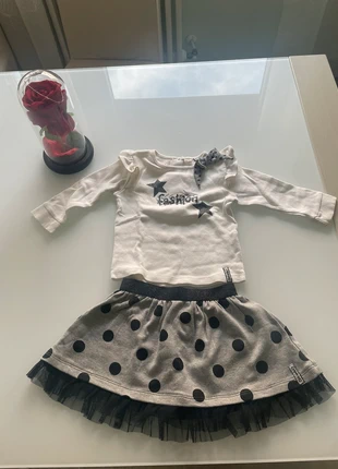 Completo bimba ( Gonna e maglietta ), marque: Emporio 88, état: Très bon état, taille: 9-12 mois / 74 cm, 3,00 €, 3,85 € Protection acheteurs incluse