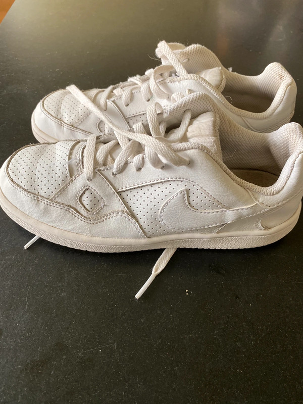 Witte Nike schoenen maat 33 5 Vinted
