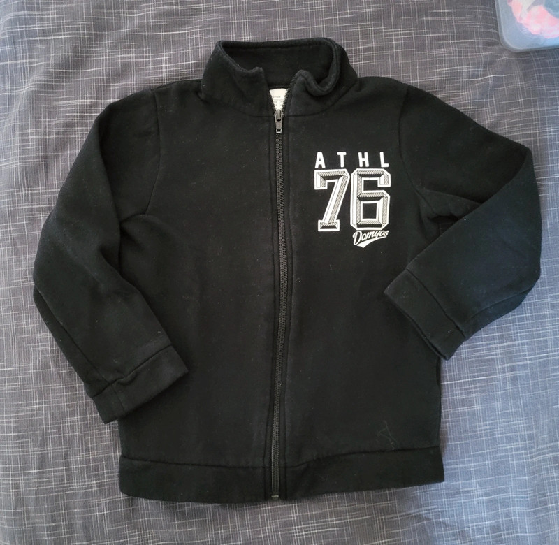 Felpa nera Domyos Decathlon 76 5 anni Vinted