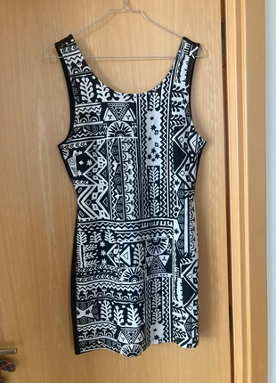 Vestido de verão preto curto com padrão/ mini black and white party dress, marca: Lefties, estado: Novo sem etiquetas, tamanho: L / 40 / 12, €6.00, €7.00 inclui Proteção do Comprador