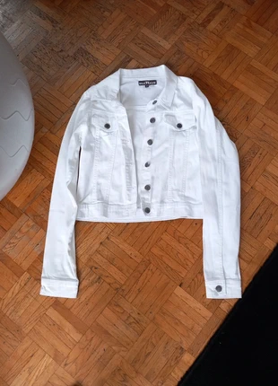 Veste jean blanche courte, marque: MustHave, état: Très bon état, taille: M / 38 / 10, 5,00 €, 5,95 € Protection acheteurs incluse