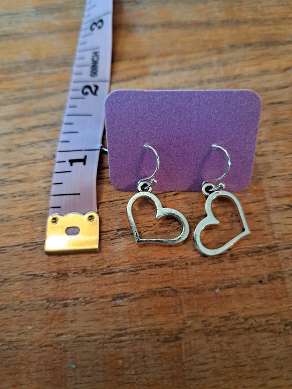 Silver heart outline earrings 3