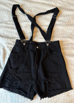 Short noir avec bretelles, marque: Shein, état: Très bon état, taille: L / 40 / 12, 2,00 €, 2,80 € Protection acheteurs incluse