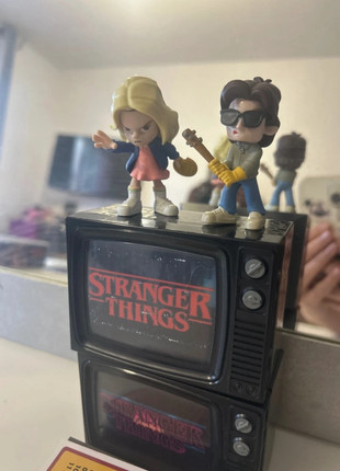 Télévision mystère stranger things, marque: Stranger Things, état: Très bon état, taille: Prématuré, jusqu'à 44cm, 6,00 €, 7,00 € Protection acheteurs incluse