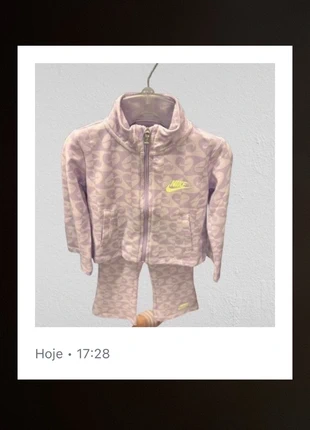 Conjunto Nike 2 Peças - Lilás com Padrão, marca: Nike, estado: Novo com etiquetas, tamanho: 12-18 meses / 80 cm, €37.00, €39.55 inclui Proteção do Comprador